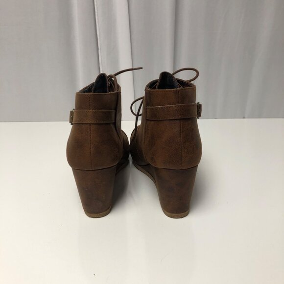 Maurices Ankle Boots Womens Size 11 Brown Faux Leather Lace Up Wedge Shoe - Picture 3 of 8